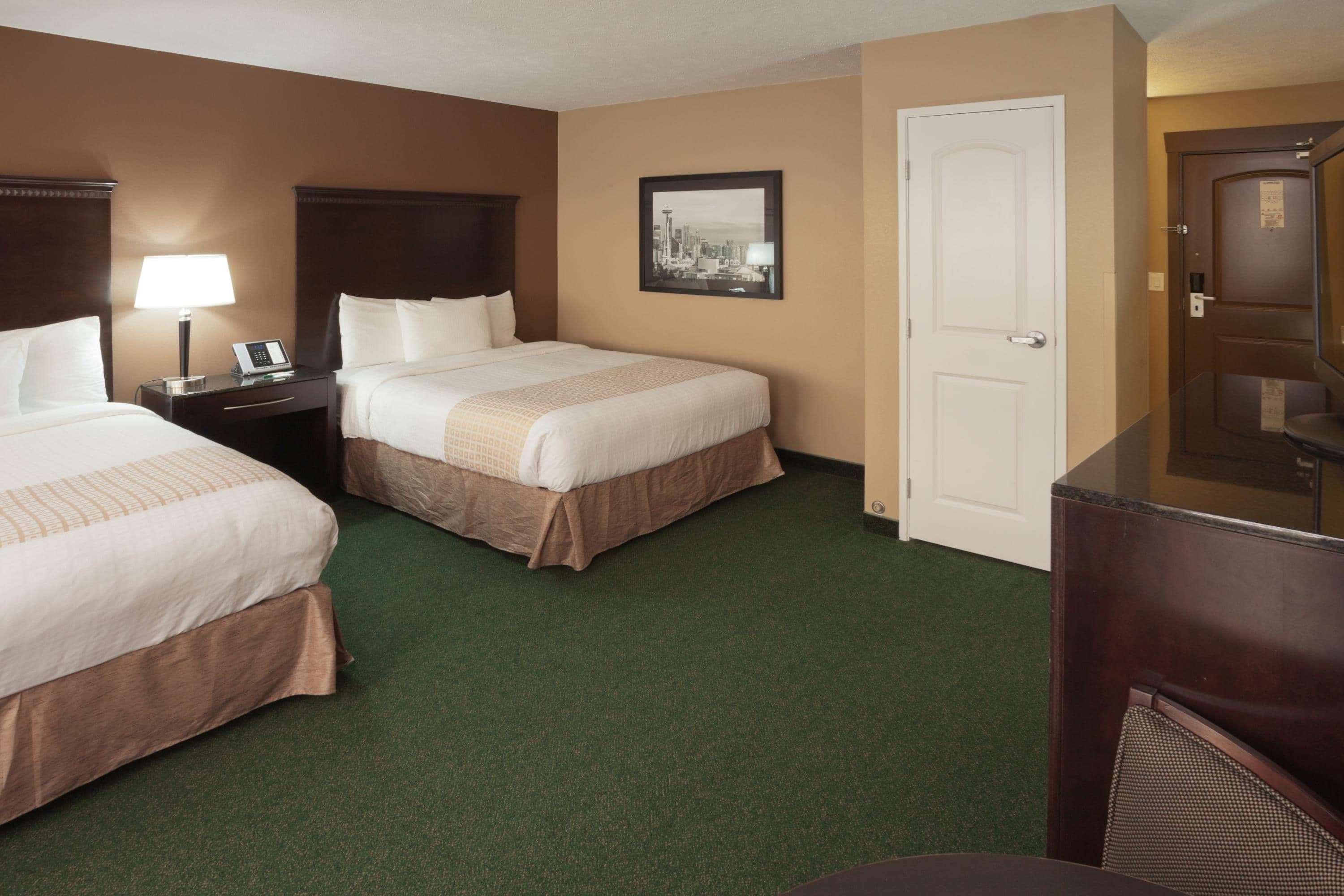 Отель La Quinta By Wyndham Seattle Downtown Экстерьер фото